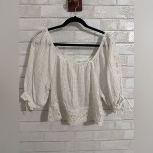 American Eagle white off-shoulder peasant blouse embroidered lace accent M #1203